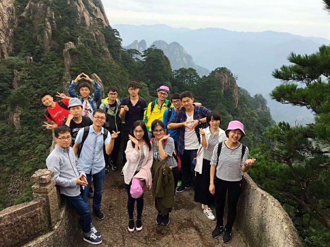 Having Fun in HuangShan